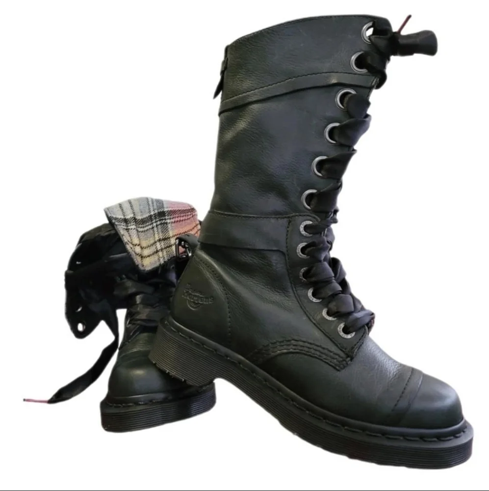 Women's Black Leather Boots - Picture 1 of 6